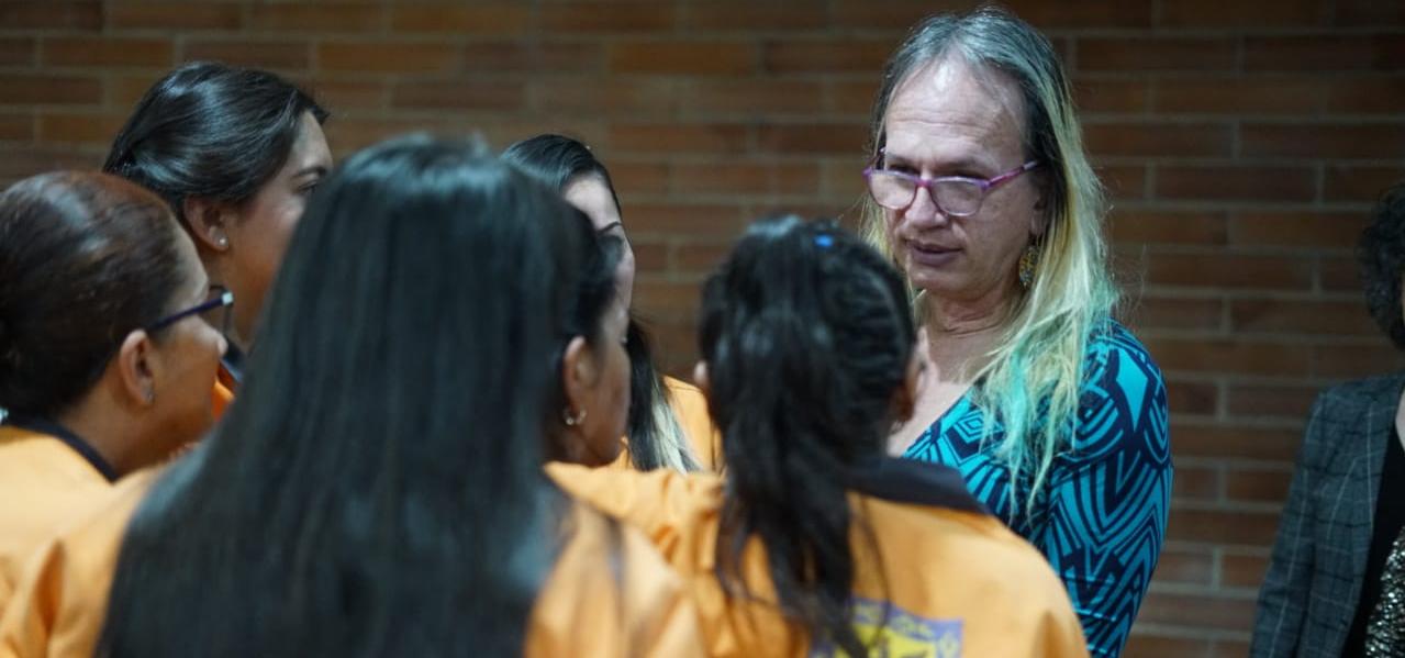 Brigitte Baptiste habló con internos de la Cárcel Distrital