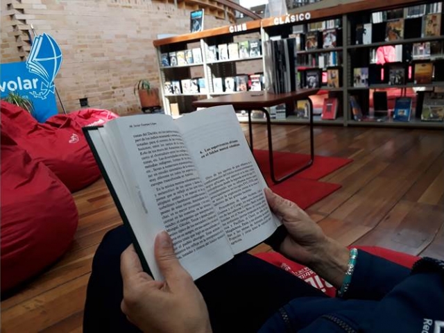 Club de lectura para adulto mayor en Bogotá 