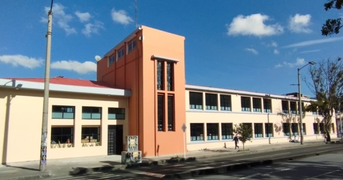 Colegio Manuela Beltrán 