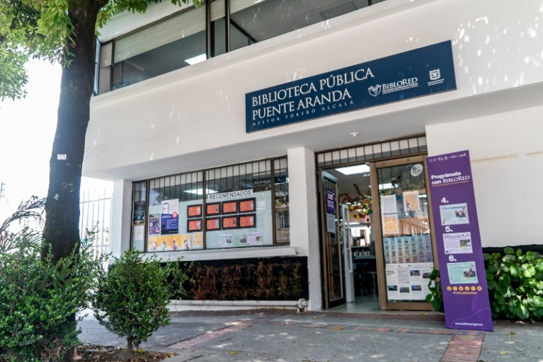 Biblioteca Pública Puente Aranda Néstor Forero Alcalá