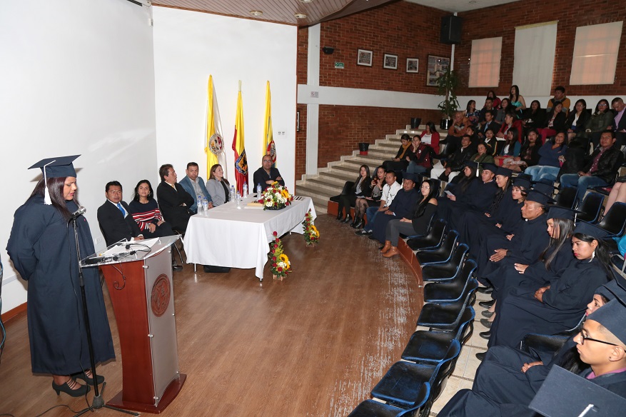 Más de 250 jóvenes y adultos se gradúan de bachilleres, gracias a estrategias de educación flexible