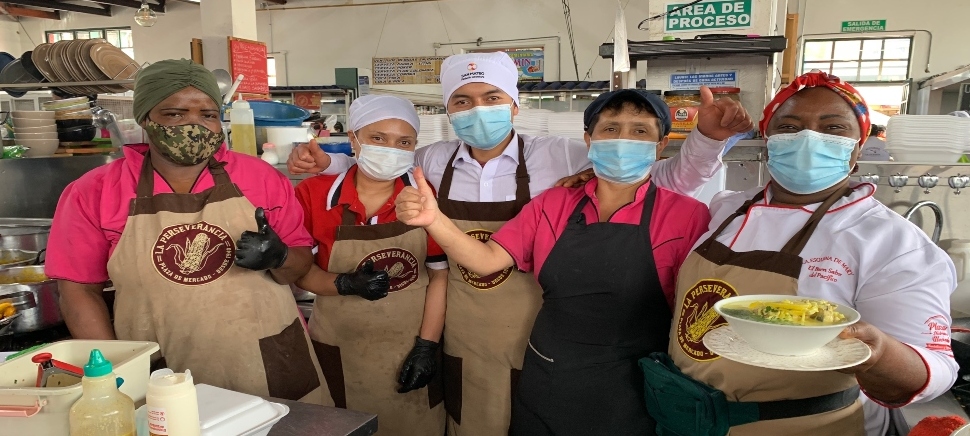 Mari y su equipo