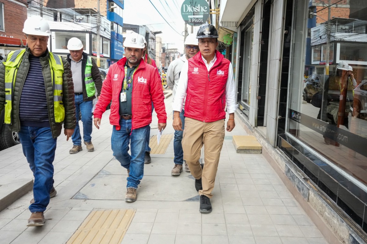 Obras malla vial y espacio público sector 12 de Octubre Bogotá