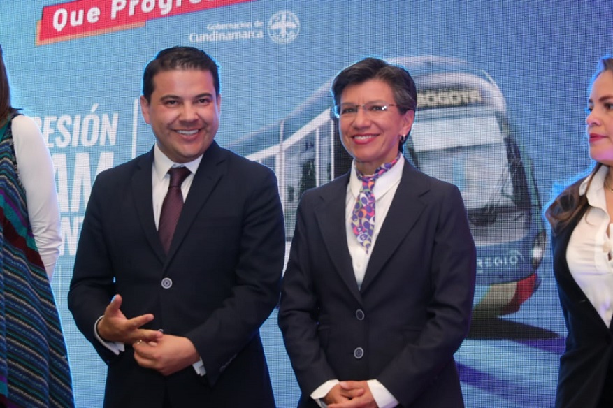 Bienvenida del Regio-Tram de Occidente a Bogotá - Foto: Comunicaciones Alcaldía / Diego Bauman