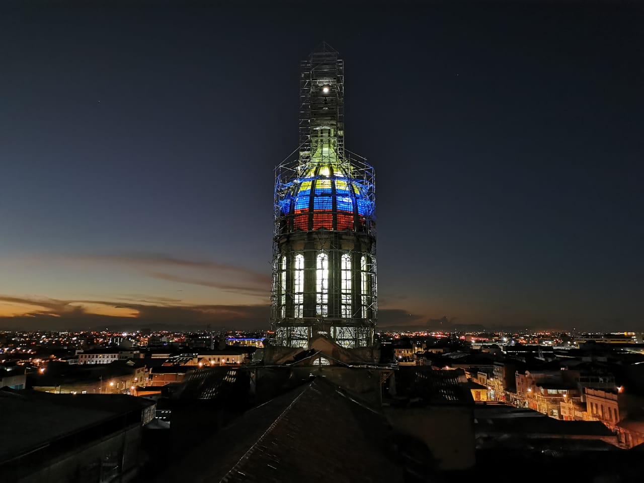 Iluminación de la Cúpula de la Basílica del Voto Nacional - FOTO: Consejería de Comunicaciones