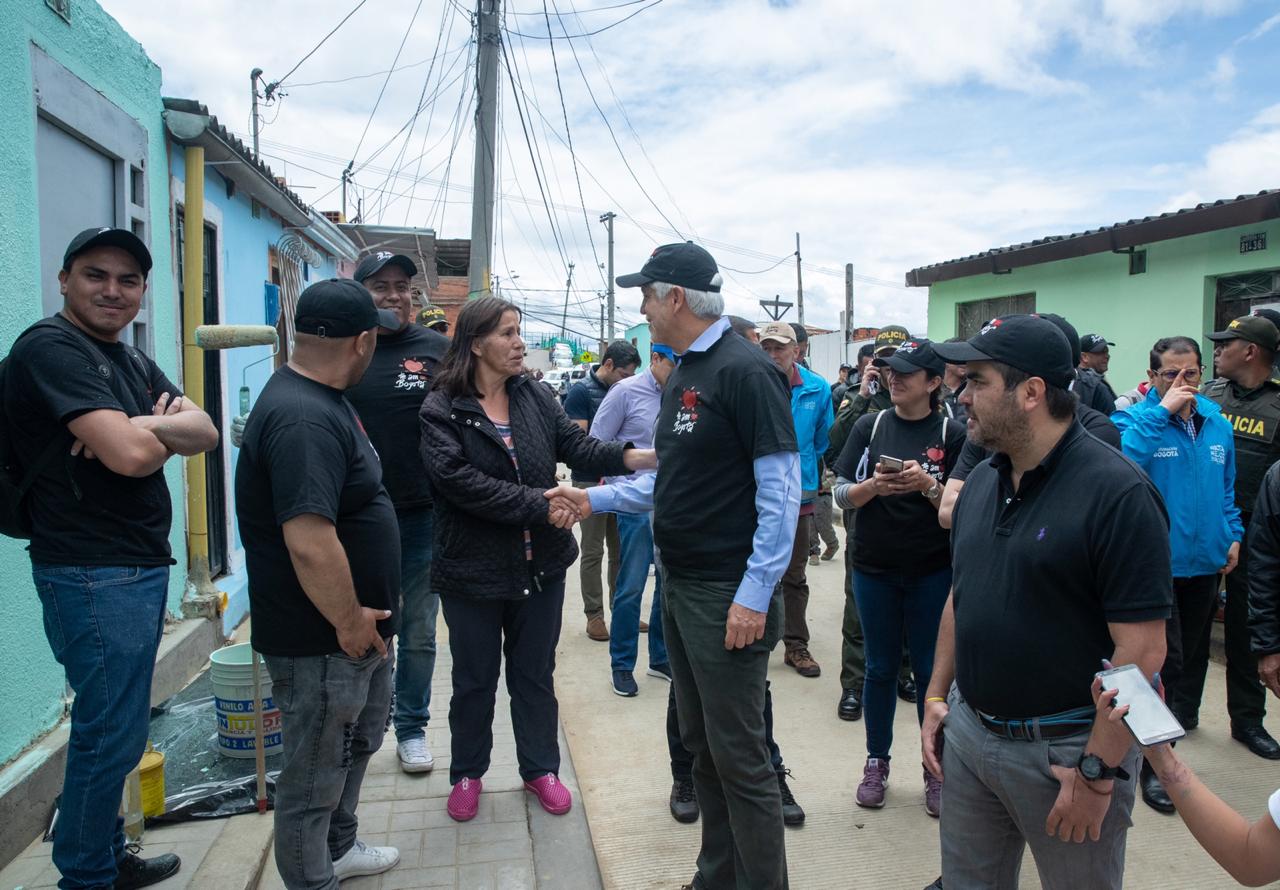 El alcalde Enrique Peñalosa estuvo en varios puntos de obras claves en la localidad de Ciudad Bolívar - FOTO: Consejería de Comunicaciones