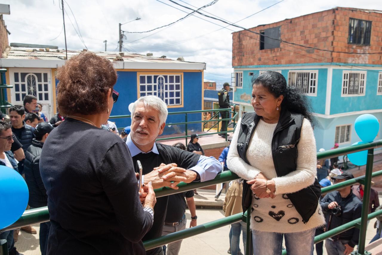 El alcalde Enrique Peñalosa estuvo en varios puntos de obras claves en la localidad de Ciudad Bolívar - FOTO: Consejería de Comunicaciones