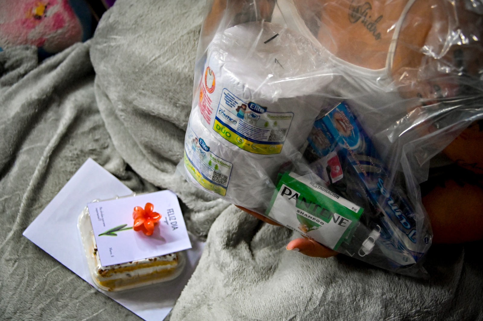 Con kits de aseo y sensibilización sobre la Ruta de Atención a Violencias: así se conmemora el 8M en la URI de Puente Aranda