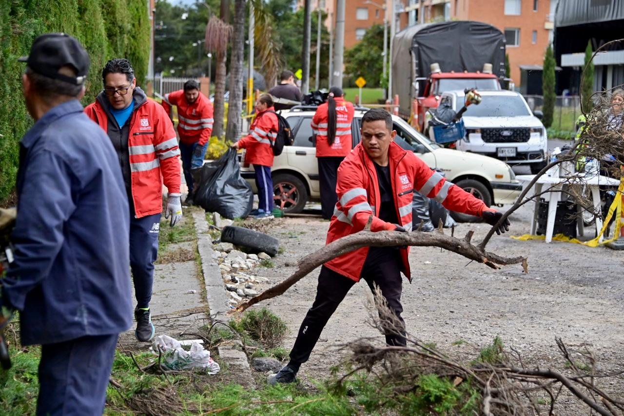 Gestores de convivencia desmontan cambuches