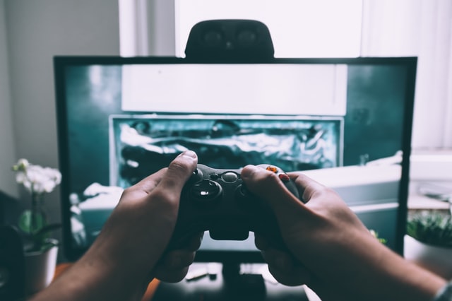 Gamers en la noche