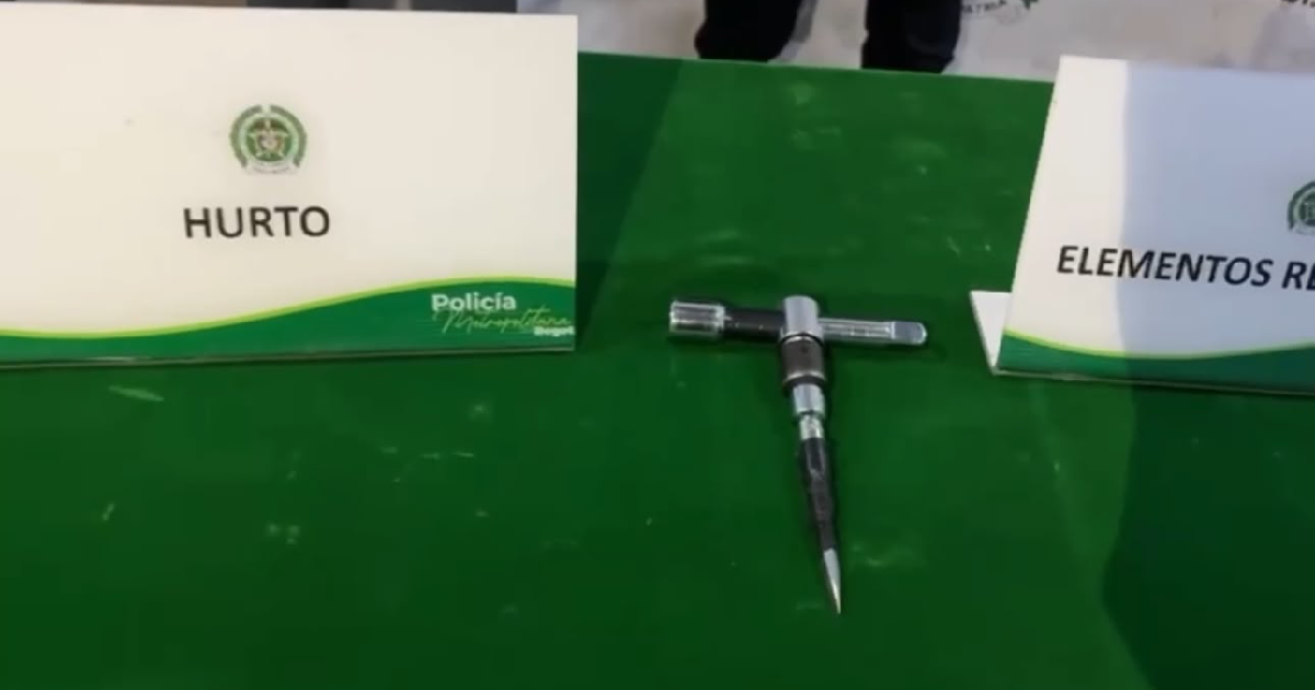 Herramienta metálica que, presuntamente, habría sido utilizada para cometer el hurto
