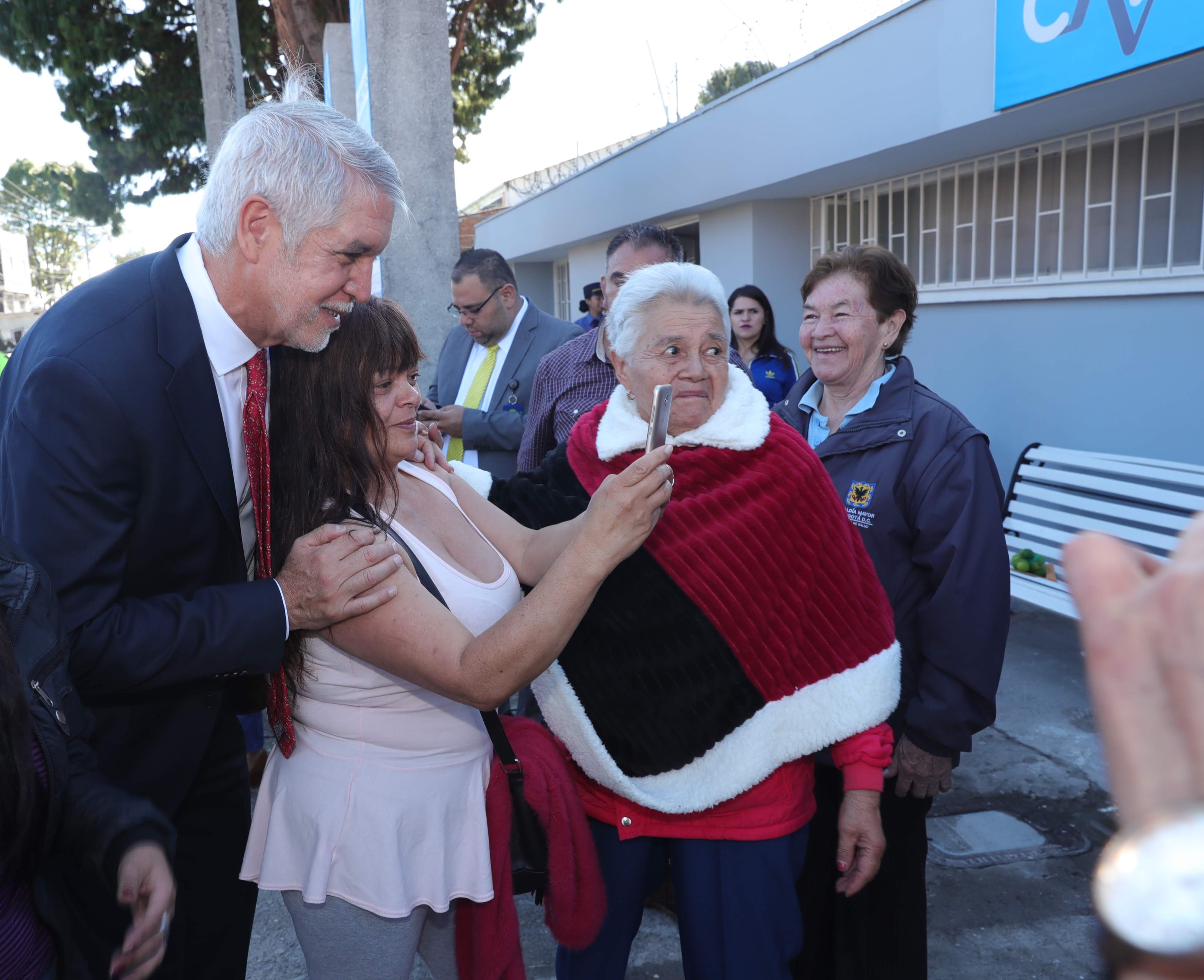Alcalde Peñalosa inaugura Centro Garcés Navas