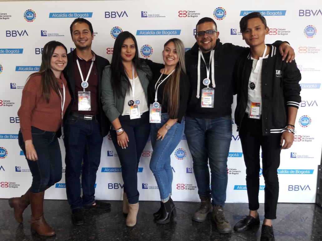 Imagen que muestra a los jóvenes que participaron