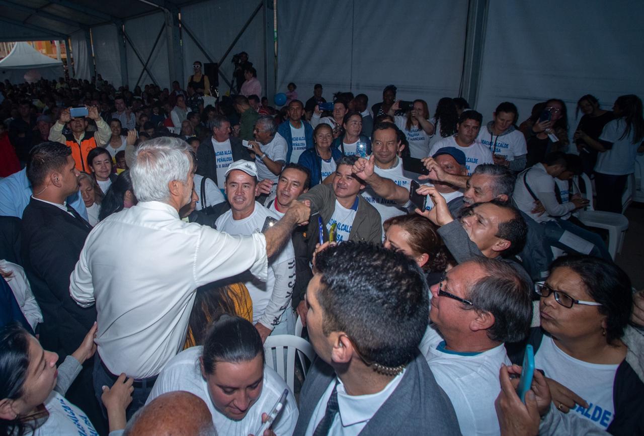 Con Unir II ya son 65 los barrios legalizados en Bogotá por parte de la Alcaldía de Enrique Peñalosa - FOTO: Consejería de Comunicaciones
