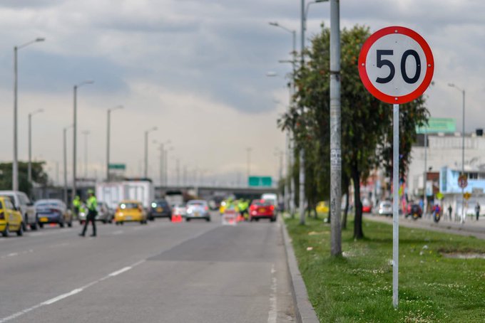 Limite de velocidad en las calles de Bogotá