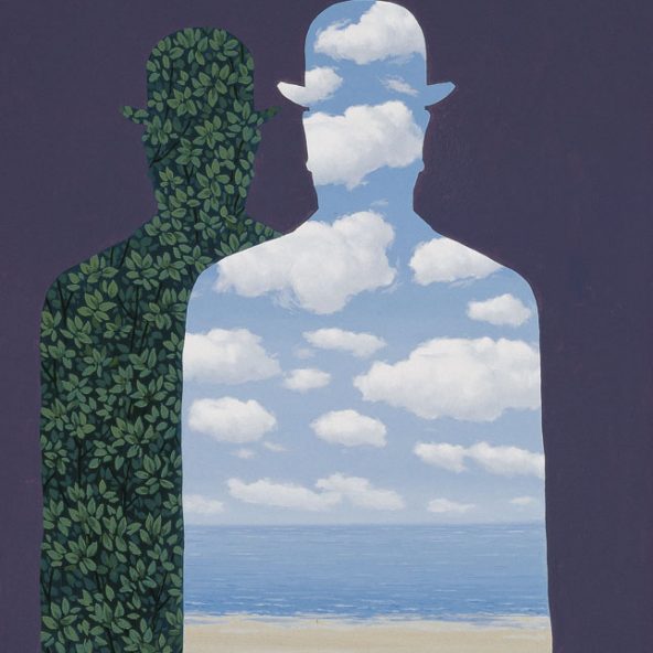 Obra de pintura del artistas Rene Magritte en exhibición en la Cinemateca de Bogotá