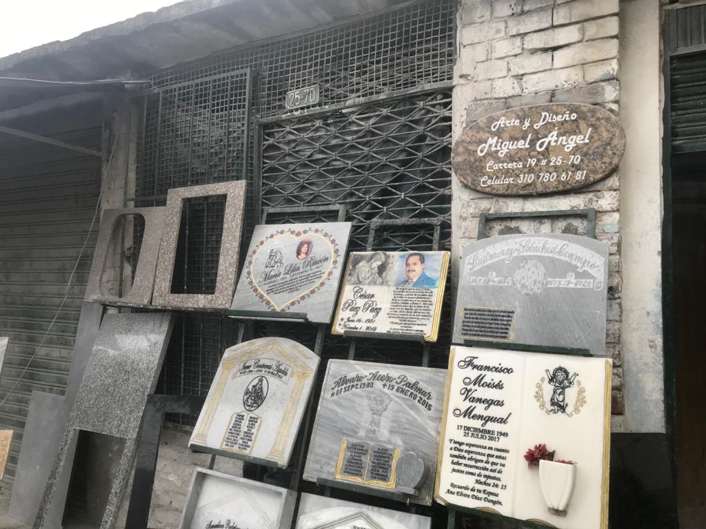 Los negocios de las marmolerías aledaños al Cementerio Central, redujeron sus ventas durante la cuarentena.  Foto: