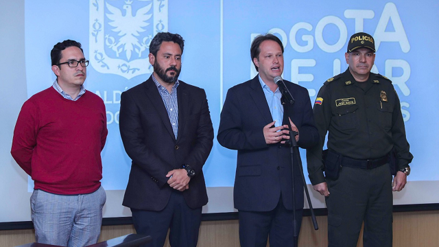 El Secretario de Gobierno y el Secretario de Seguridad dando una conferencia sobre el tema de las movilizaciones