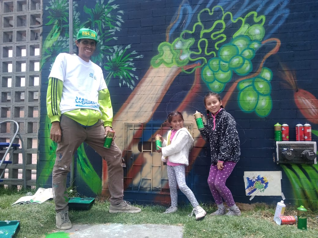 Murales llenos de colores engalanan colegio Gabriel Mejía Betancur - FOTO: Prensa IDPAC
