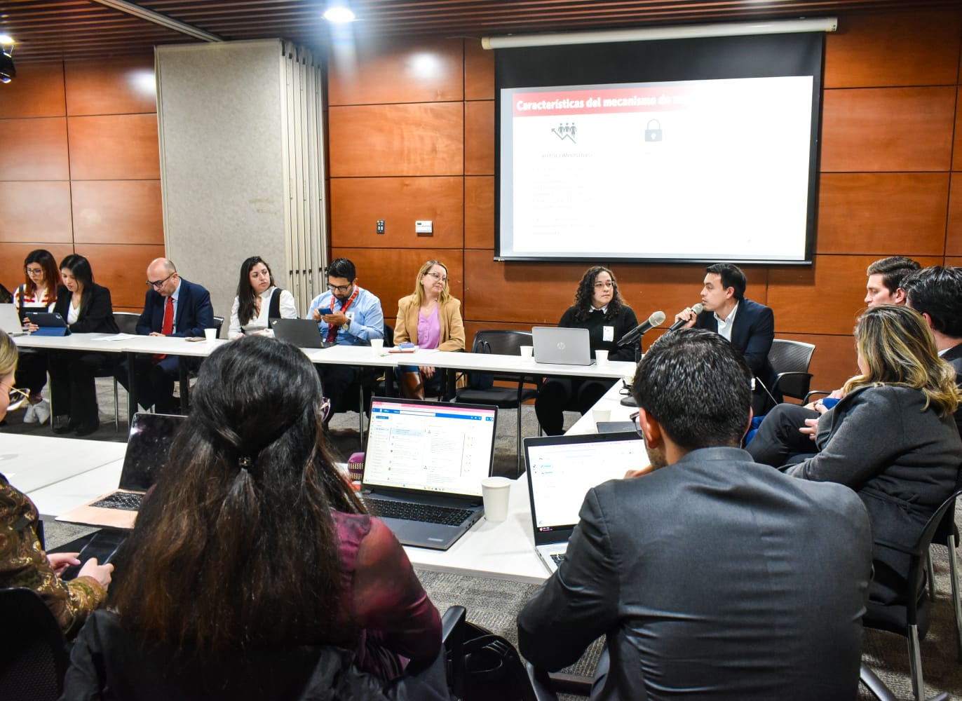 Normativa y resolución de conflictos temas Comité Jurídico Distrital