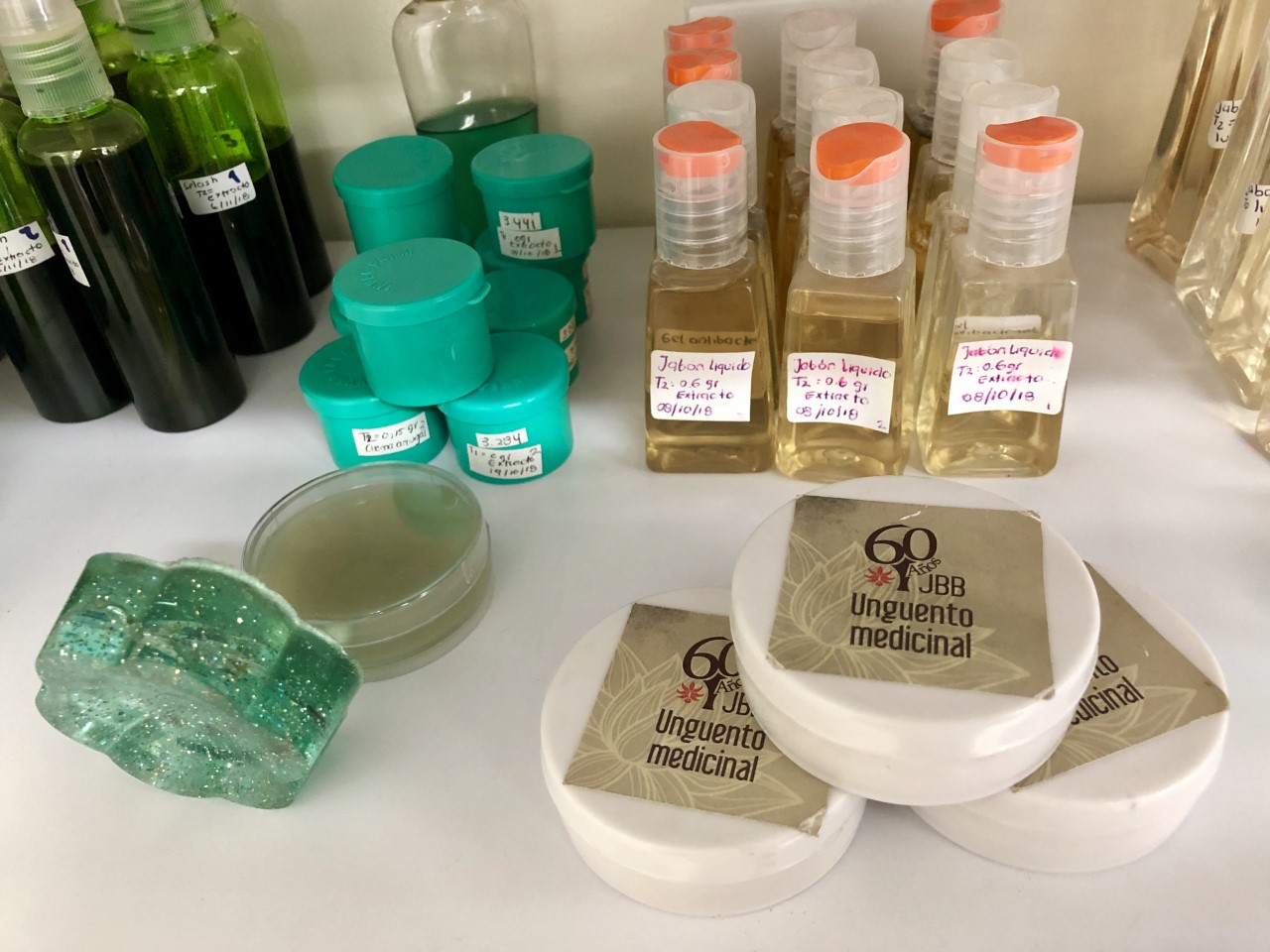 Imagen de productos medicinales. unguentos 