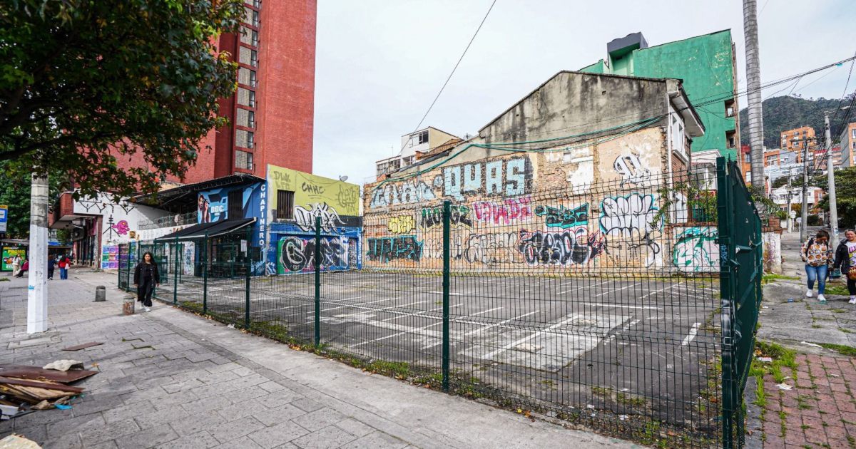 Uso temporal de predios demolidos en carrera Séptima en Bogotá 