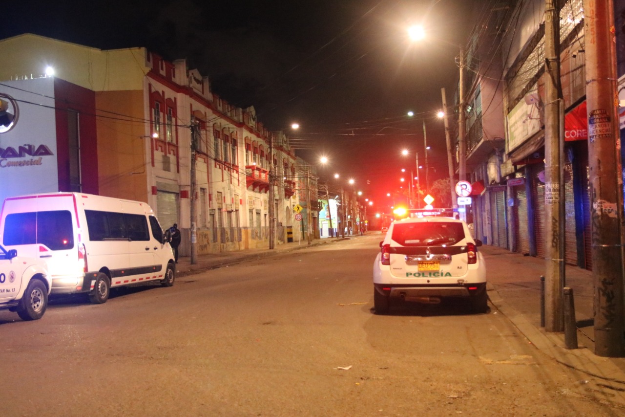 Las autoridades locales visitaron varias zonas e impusieron el cierre preventivo de 6 establecimientos - FOTO: Prensa Alcaldía Los Mártires
