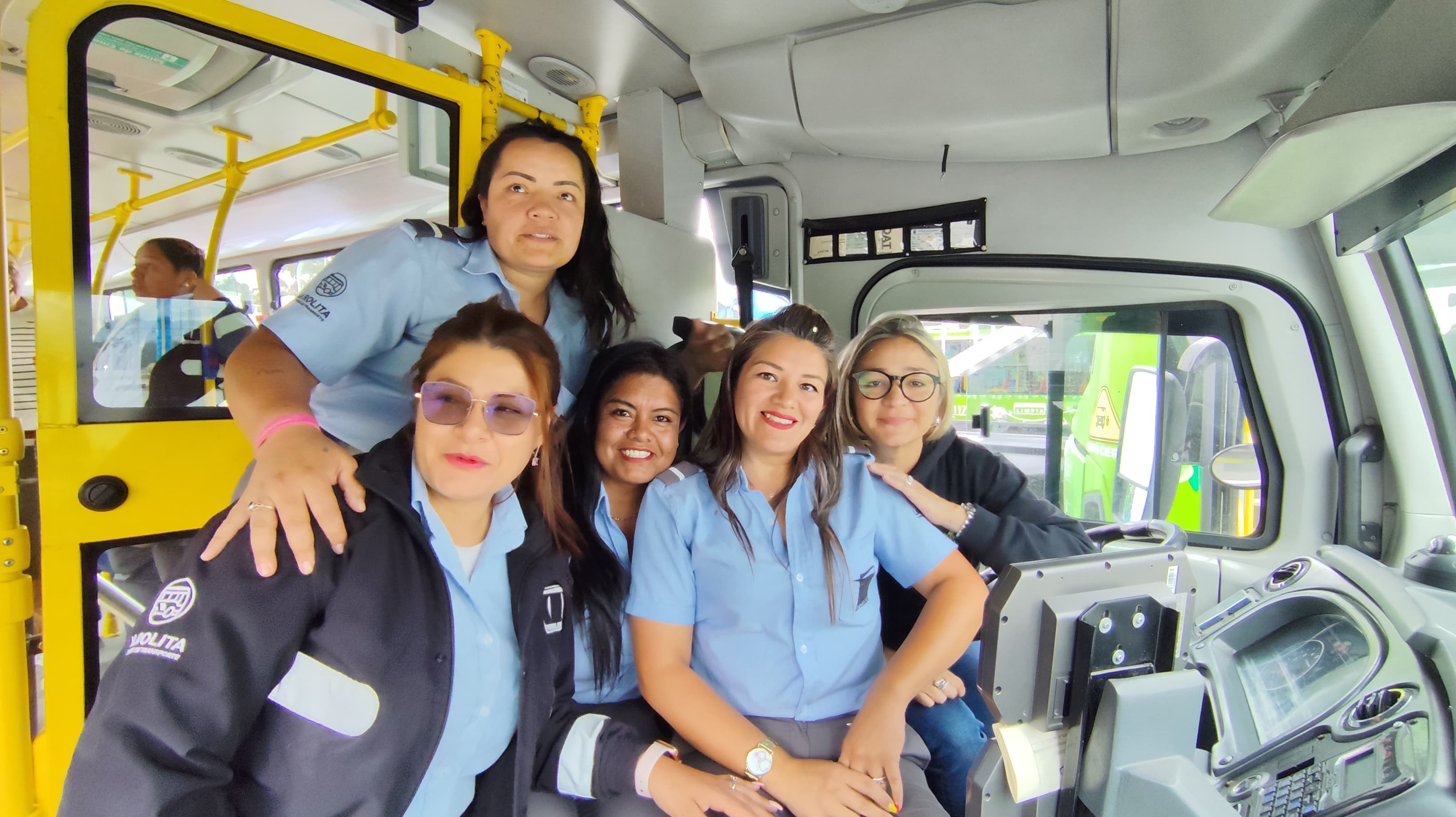 Día de la Madre de 2024: mamás que trabajan en La Rolita en Bogotá