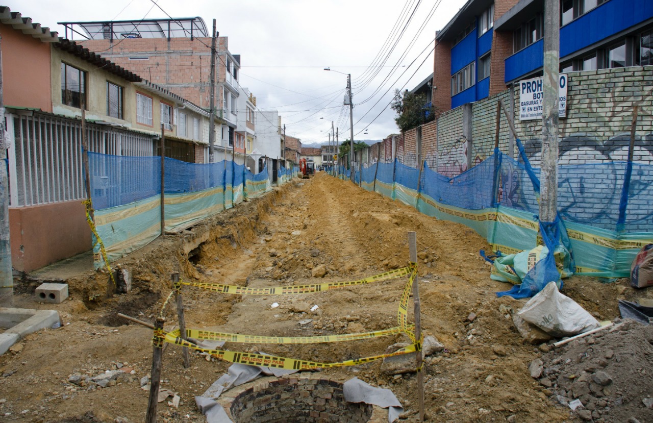 Se renovaron en Kennedy viejas tuberías de acueducto y alcantarillado - FOTO: Prensa Acueducto