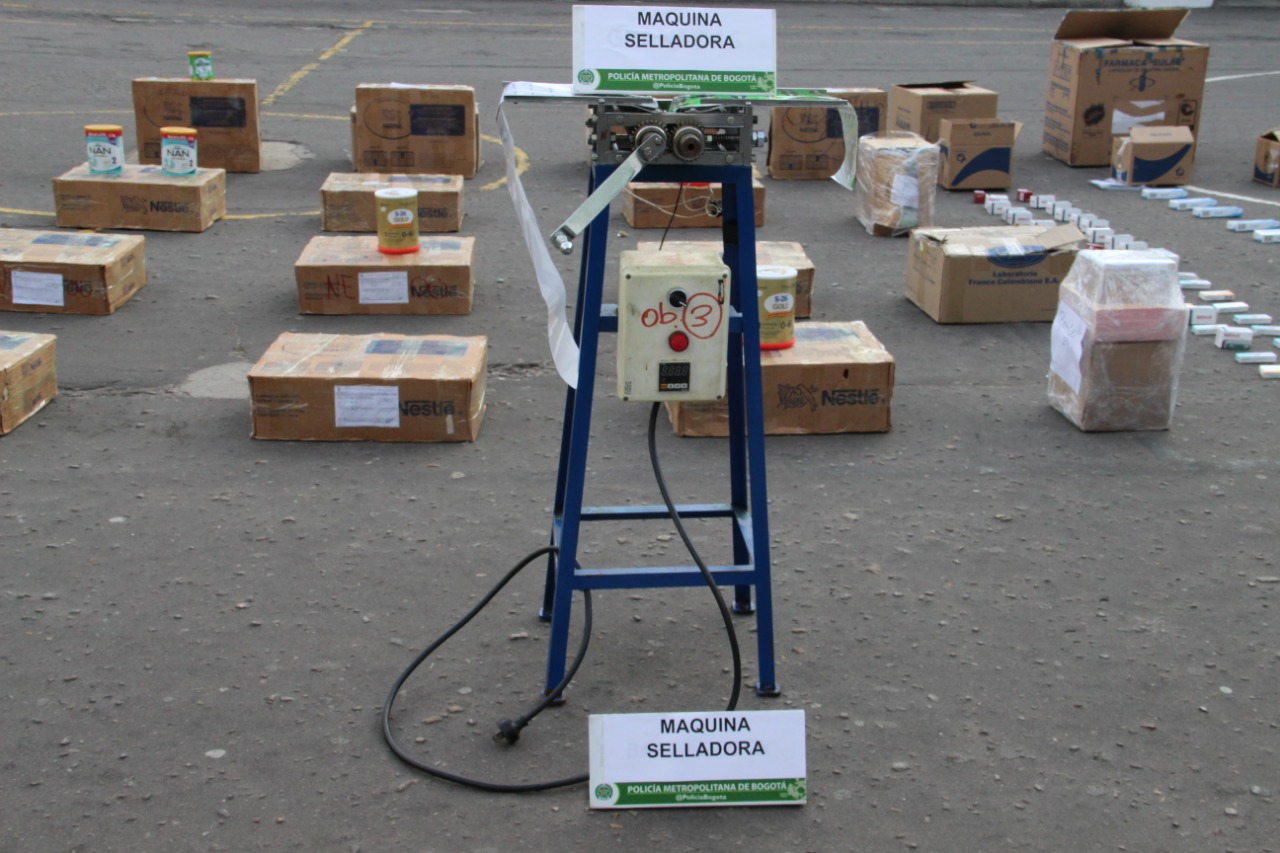 Policía de Bogotá propina golpe a falsificadores de medicamentos - FOTO: Prensa Mebog