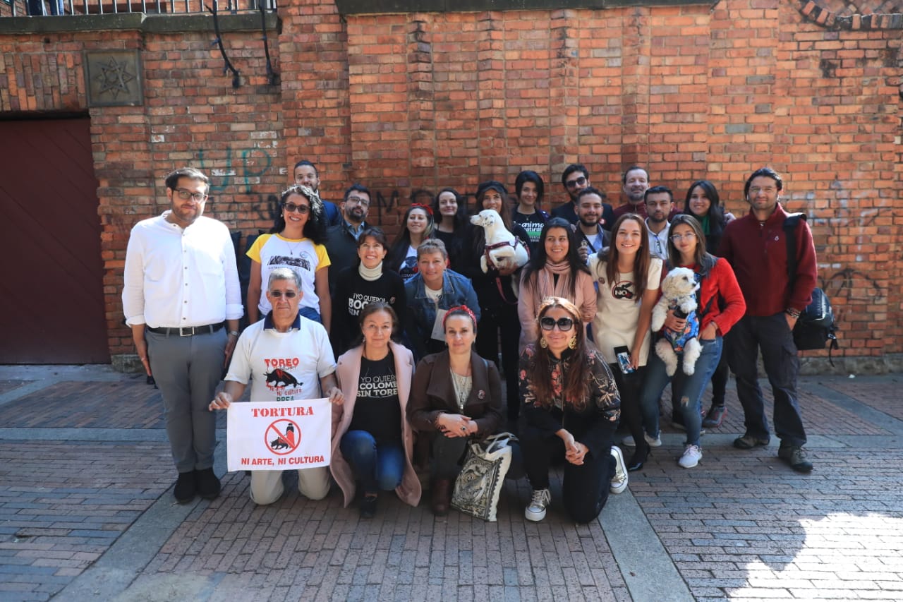 La alcaldesa Claudia López anuncia que promueve la fiesta no brava desde la plaza de toros la Santamaría FOTO: Consejería de Comunicaciones