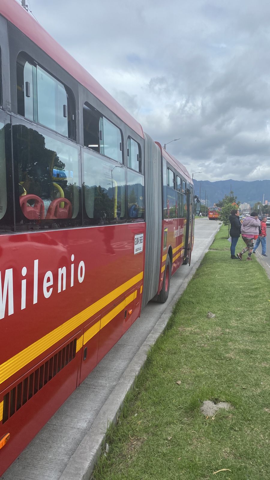 Movilidad en Bogotá retrasos en rutas TransMilenio por manifestaciones