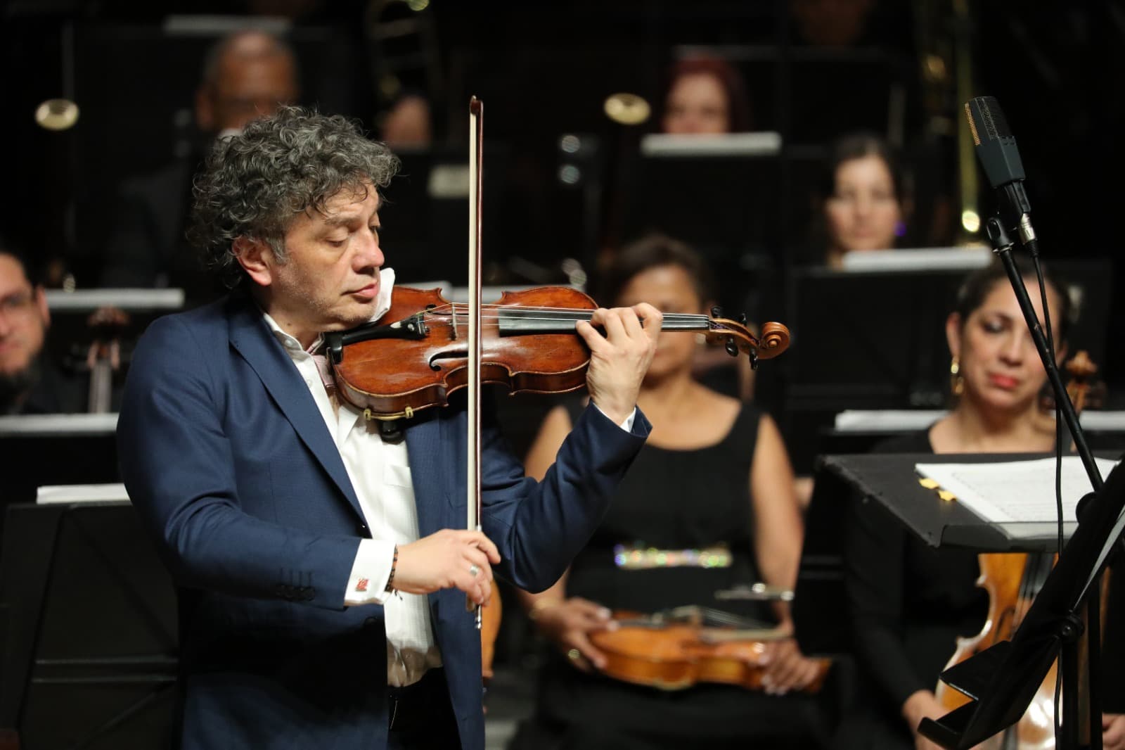 Luis Martín Niño (violín). Crédito: Kike Barona - Filarmónica de Bogotá.