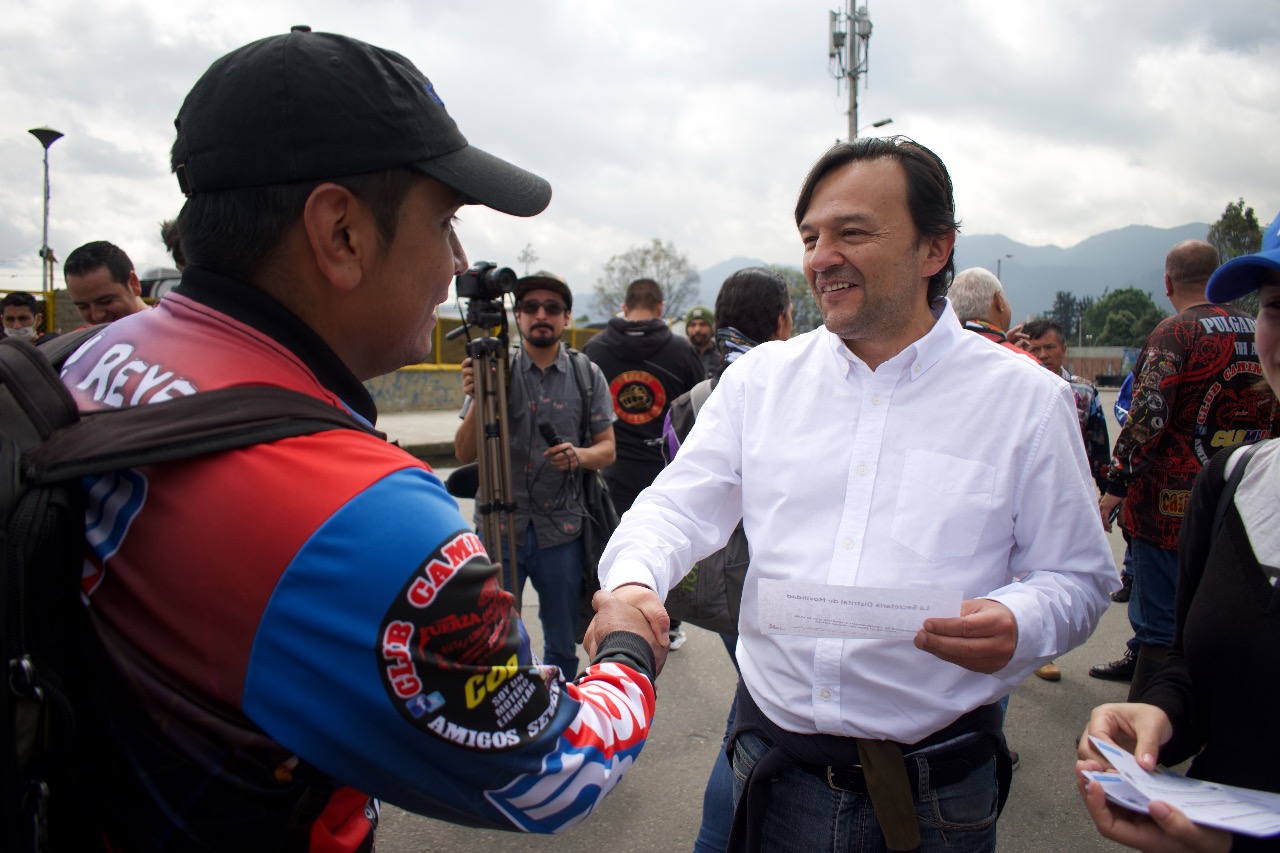 Los motociclistas se sumaron de manera voluntaria a la actividad organizada por la Secretaría Distrital de Movilidad. Foto: Secretaría de Movilidad