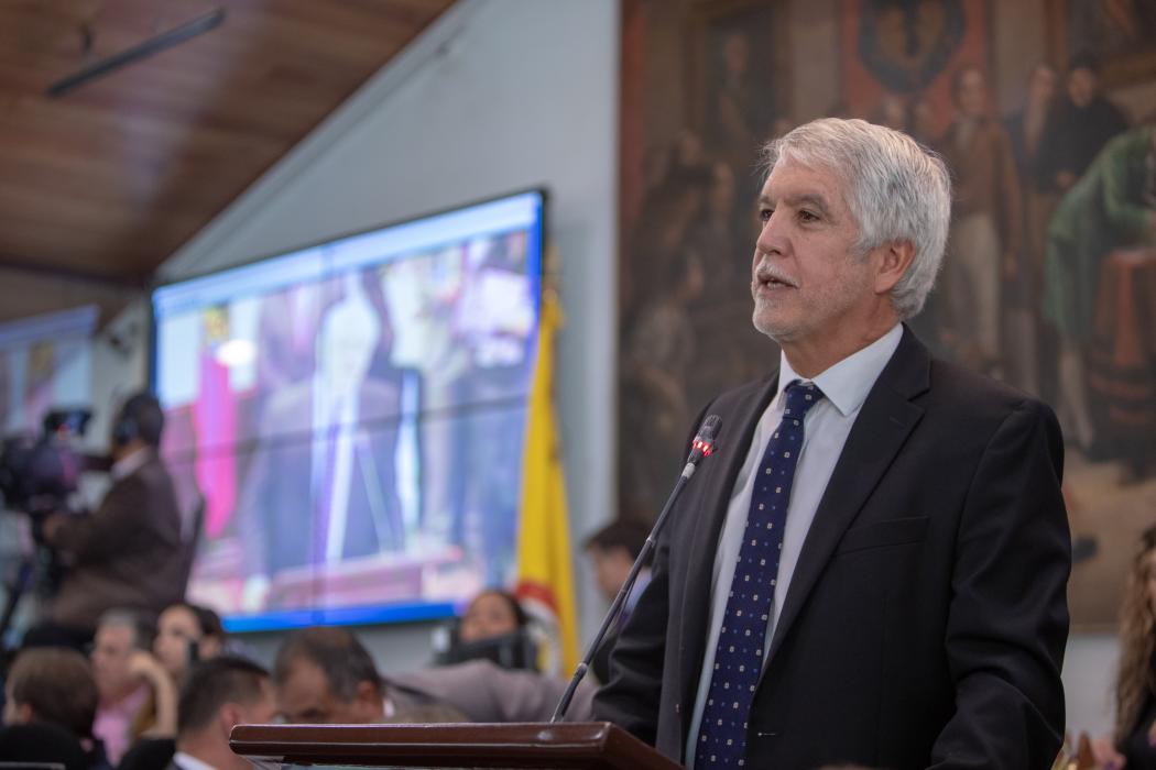 Peñalosa rindió cuentas antes el Concejo de Bogotá