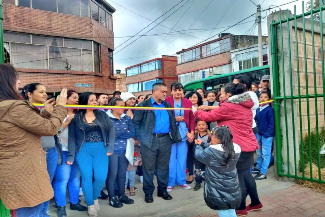 Padres de familia y directivos del Colegio Francisco Antonio Zea hacen apertura de nueva sede educativa en Usme 