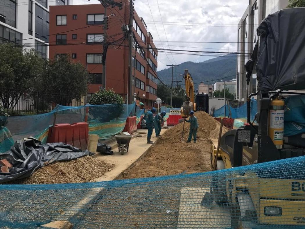 Las obras de cambio de redes en el sector de Chicó avanzan en un 75 por ciento de ejecución. Foto: Secretaría de Movilidad