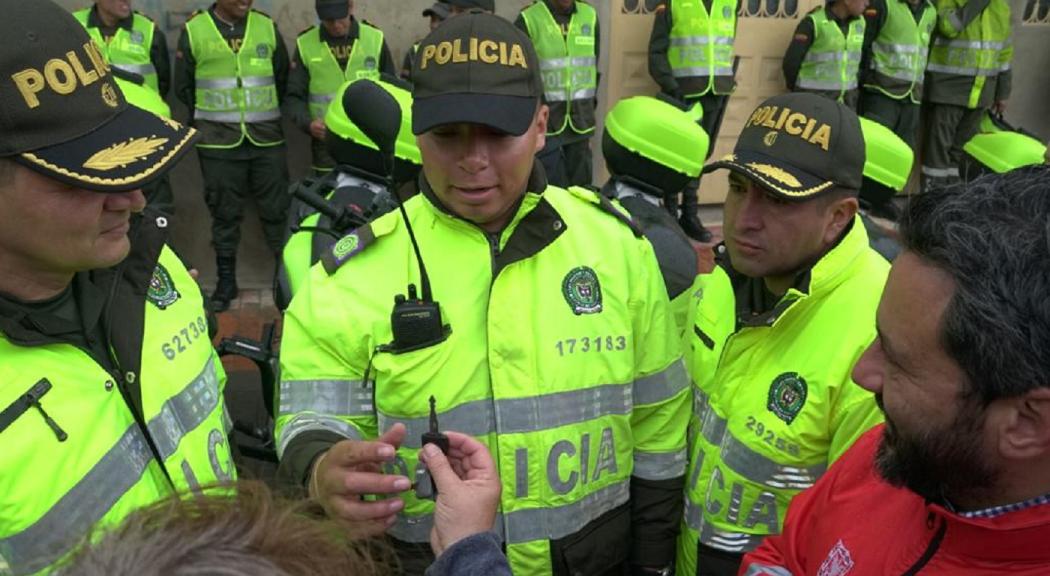 La alcaldía de Bogotá hizo entrega de equipos a la policía en la localidad de Usme.