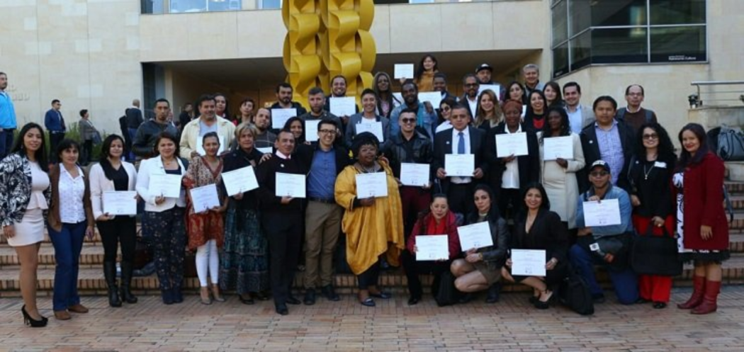 líderes y lideresas sociales en Bogotá se gradúan 