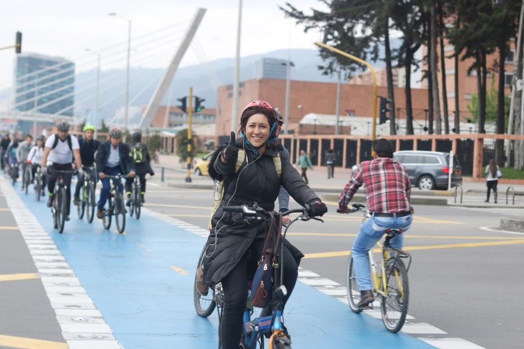 Las mujeres se toman las ciclorrutas de Bogotá