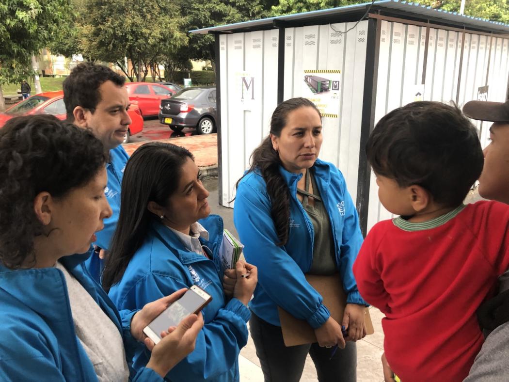 Ángeles Azules trabajan por la niñez de Bogotá 