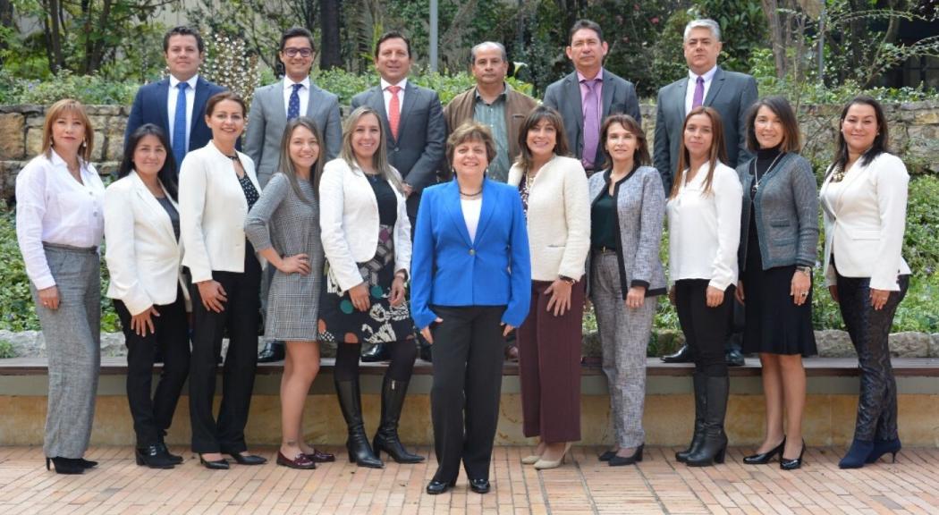 Retrato grupal del equipo de la Secretaría jurídica de Bogotá.
