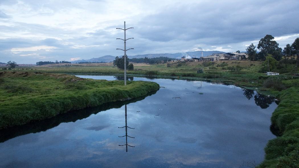 Aislamiento de trabajadores que recuperan el río Bogotá