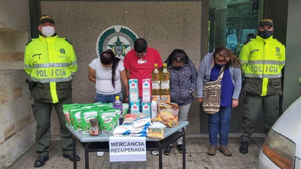 Policía de Bogotá captura a delincuentes que hurtaban en un supermercado