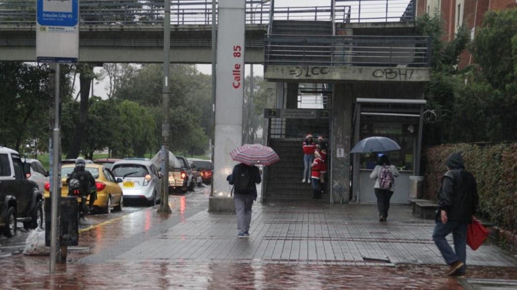 Con precipitaciones sectorizadas en el norte de la ciudad, la temporada de lluvias continua. 
