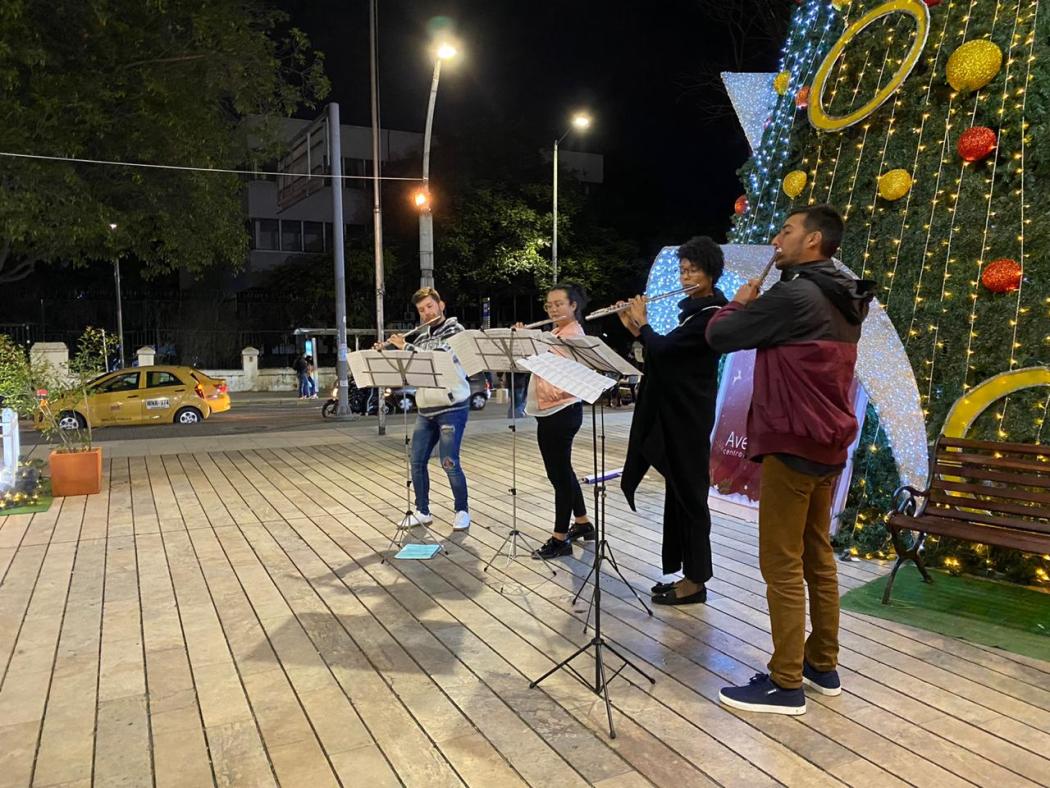 Músicos amenizan una jornada de Bogotá Productiva 24 horas
