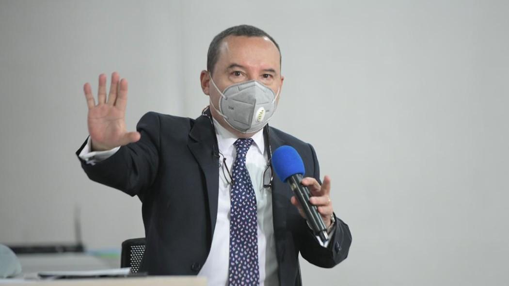 Secretario de salud, Alejandro Gómez