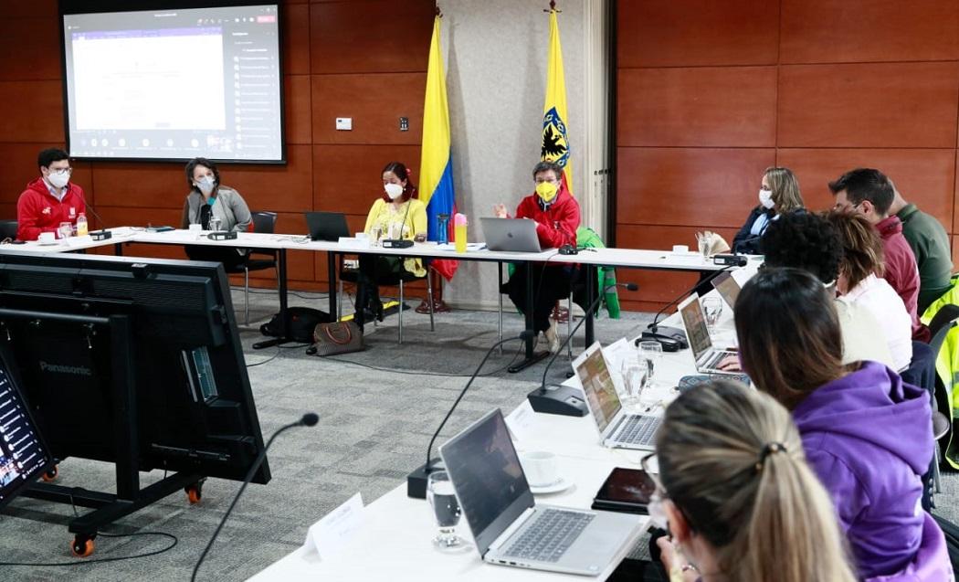 Este jueves 8 de abril se llevó a cabo la primera sesión de 2021 del Consejo Consultivo LGBT de Bogotá, en donde el tema central fue la seguridad. Foto: Alcaldía Mayor de Bogotá.