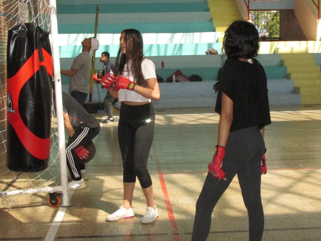 El curso de defensa personal del Centro de Desarrollo Comunitario (CDC) Simón Bolívar en Usaquén está dirigido básicamente a mujeres cuidadoras. Foto: Integración Social