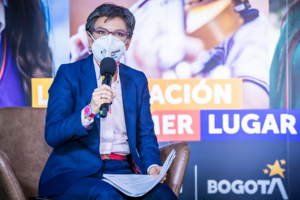 La alcaldesa Claudia López anunció que jóvenes en Bogotá podrán estudiar una carrera técnica, tecnológica o profesional con el 100 % de la financiación.